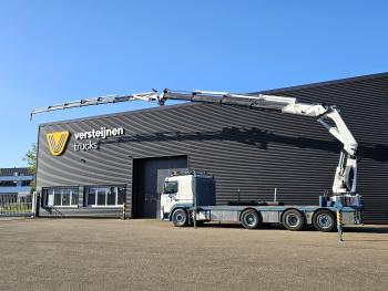 FM 420 8x2 / HMF 55 t/m CRANE + JIB